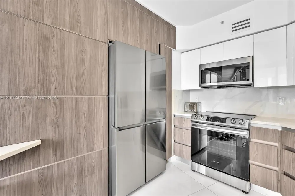 3370 Hidden Bay Dr #815 Aventura, FL 33180