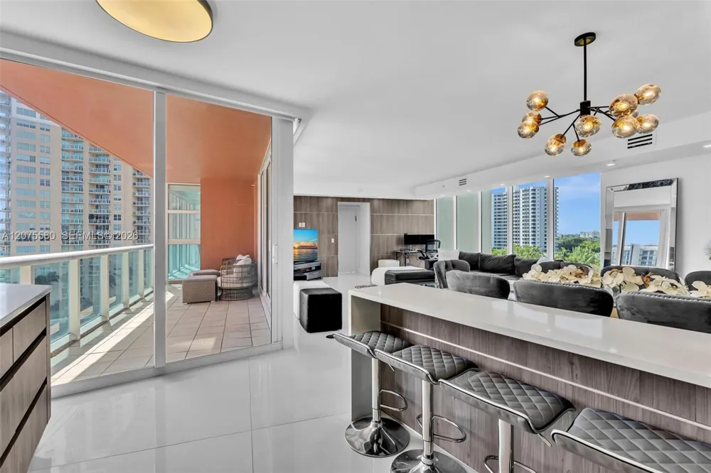 3370 Hidden Bay Dr #815 Aventura, FL 33180