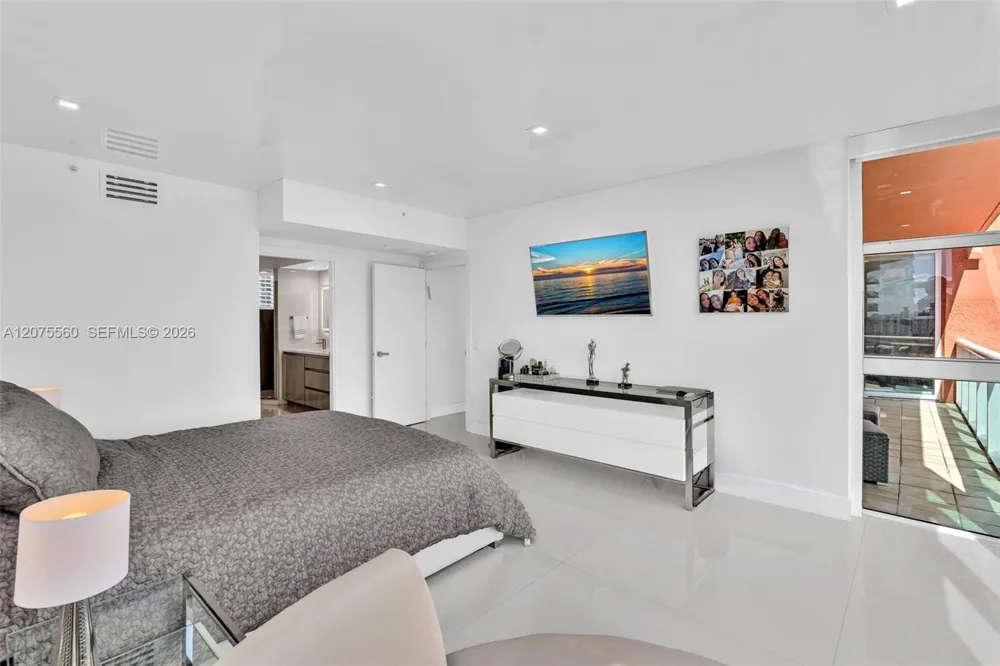 3370 Hidden Bay Dr #815 Aventura, FL 33180
