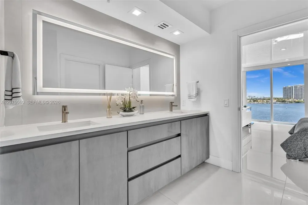 3370 Hidden Bay Dr #815 Aventura, FL 33180