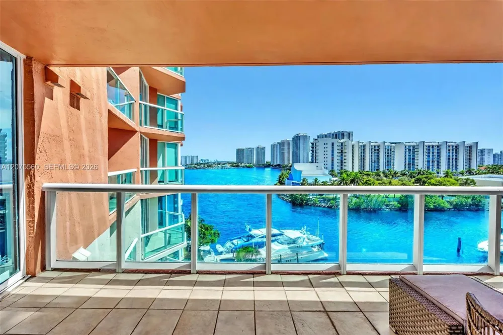 3370 Hidden Bay Dr #815 Aventura, FL 33180
