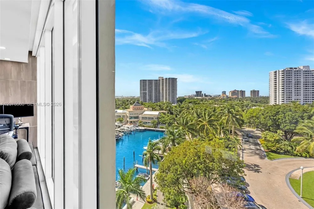 3370 Hidden Bay Dr #815 Aventura, FL 33180
