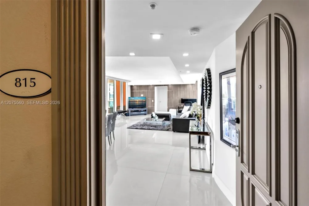3370 Hidden Bay Dr #815 Aventura, FL 33180