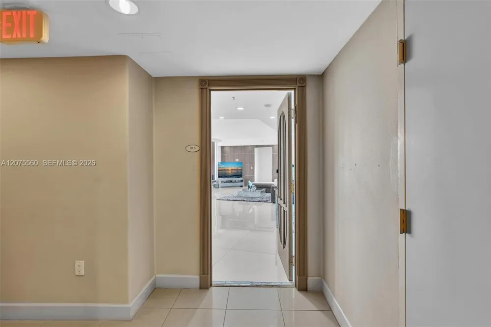 3370 Hidden Bay Dr #815 Aventura, FL 33180