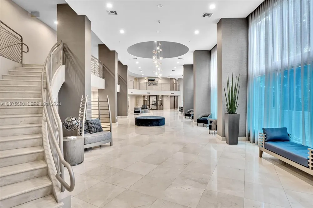 3370 Hidden Bay Dr #815 Aventura, FL 33180