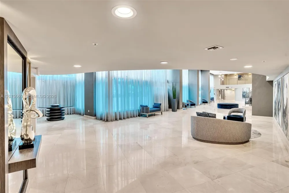 3370 Hidden Bay Dr #815 Aventura, FL 33180