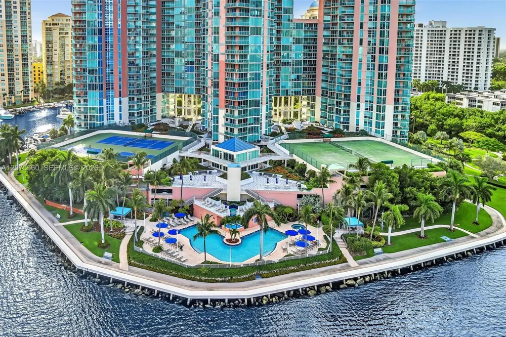 3370 Hidden Bay Dr #815 Aventura, FL 33180