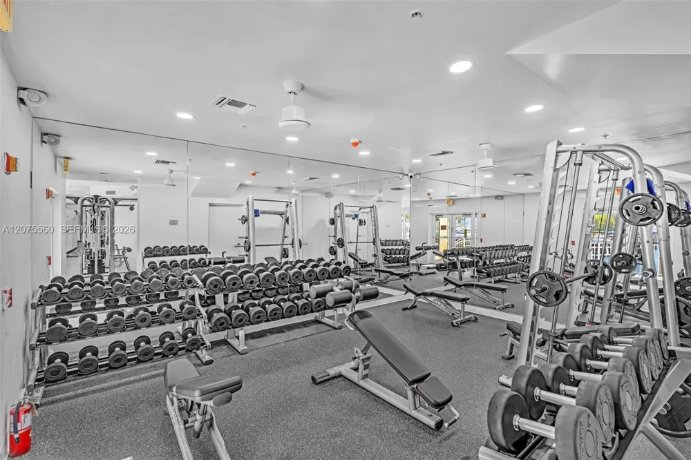 3370 Hidden Bay Dr #815 Aventura, FL 33180
