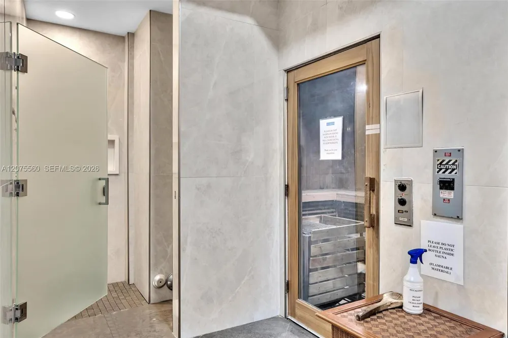 3370 Hidden Bay Dr #815 Aventura, FL 33180