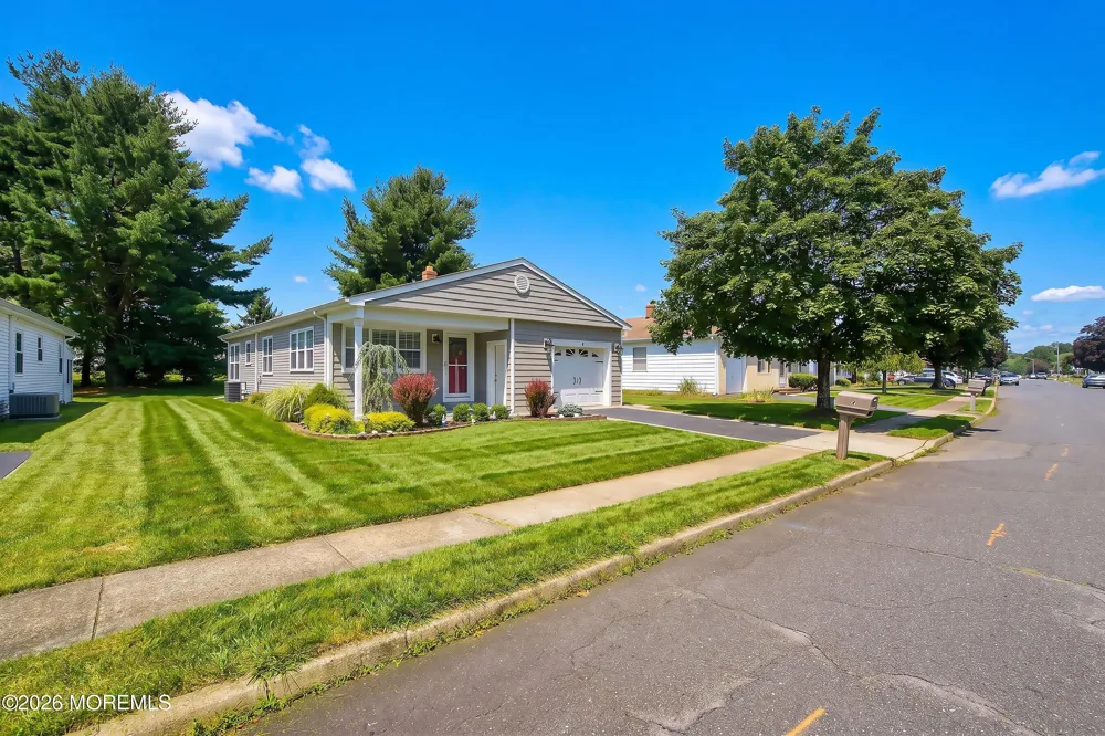 4 Doral Drive Toms River, NJ 08757