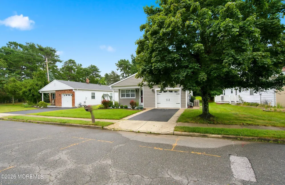 4 Doral Drive Toms River, NJ 08757