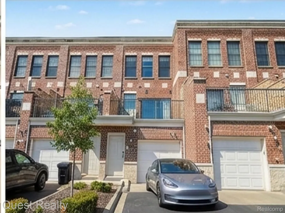 218 Mill Street Rochester City, MI 48307