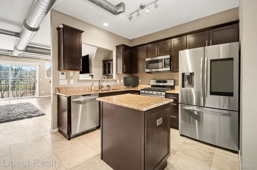 218 Mill Street Rochester City, MI 48307