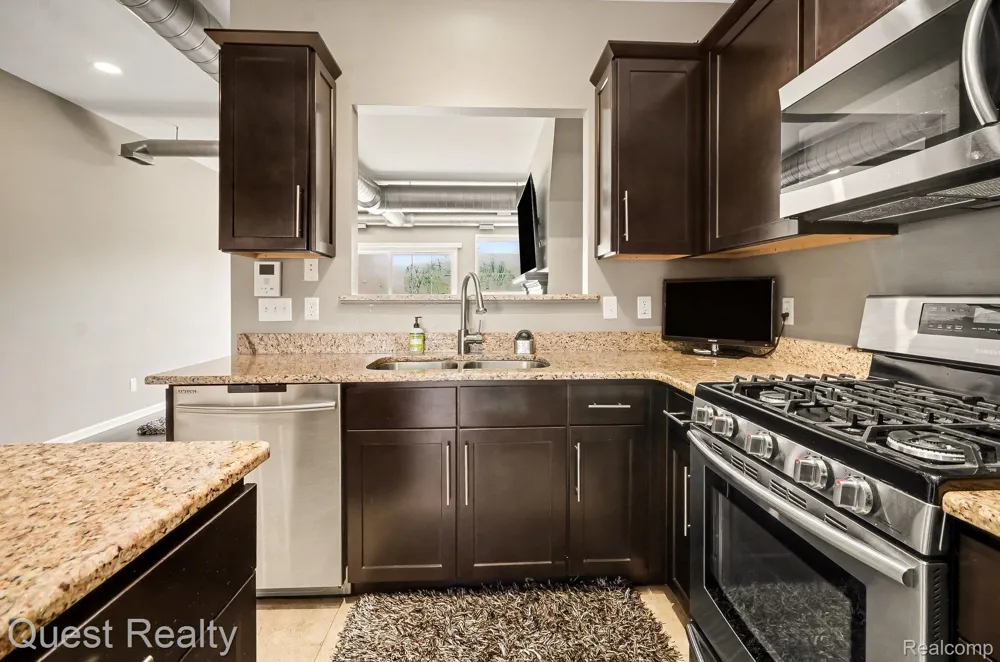 218 Mill Street Rochester City, MI 48307