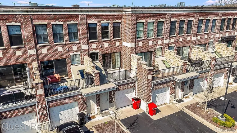 218 Mill Street Rochester City, MI 48307