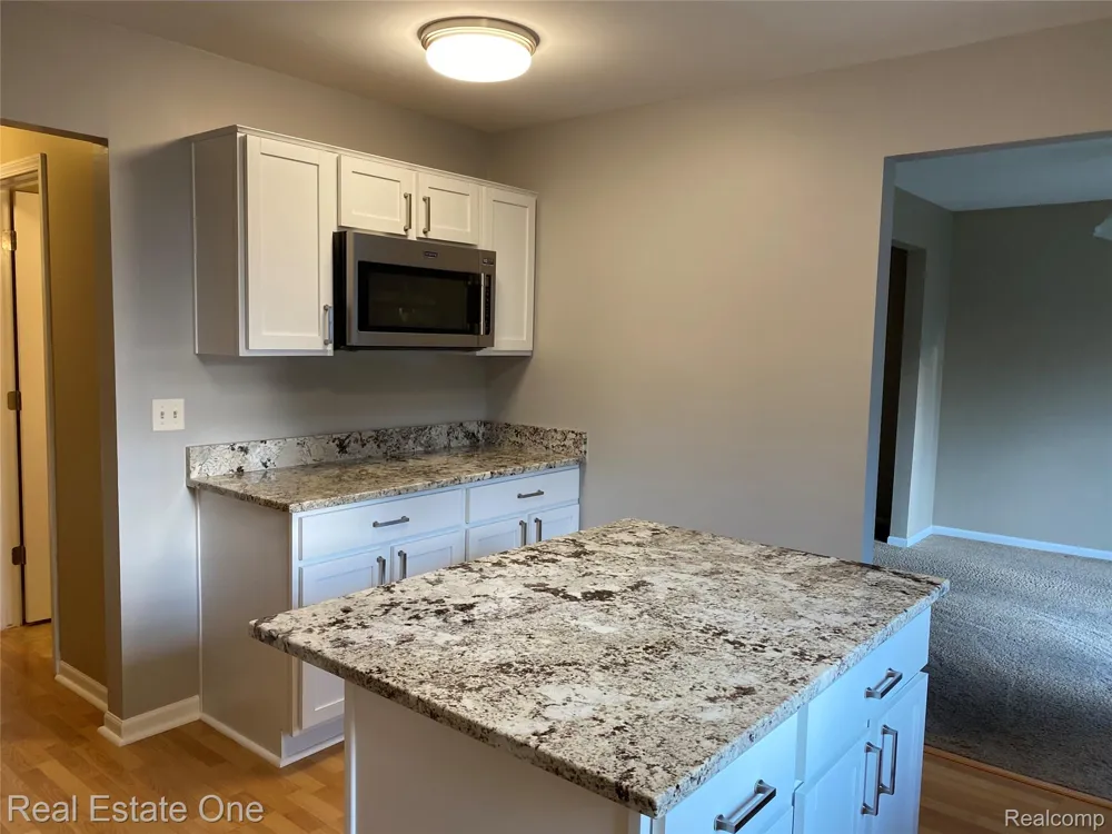 600 Sutten Drive Canton Charter Township, MI 48188