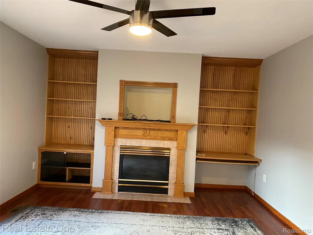 600 Sutten Drive Canton Charter Township, MI 48188