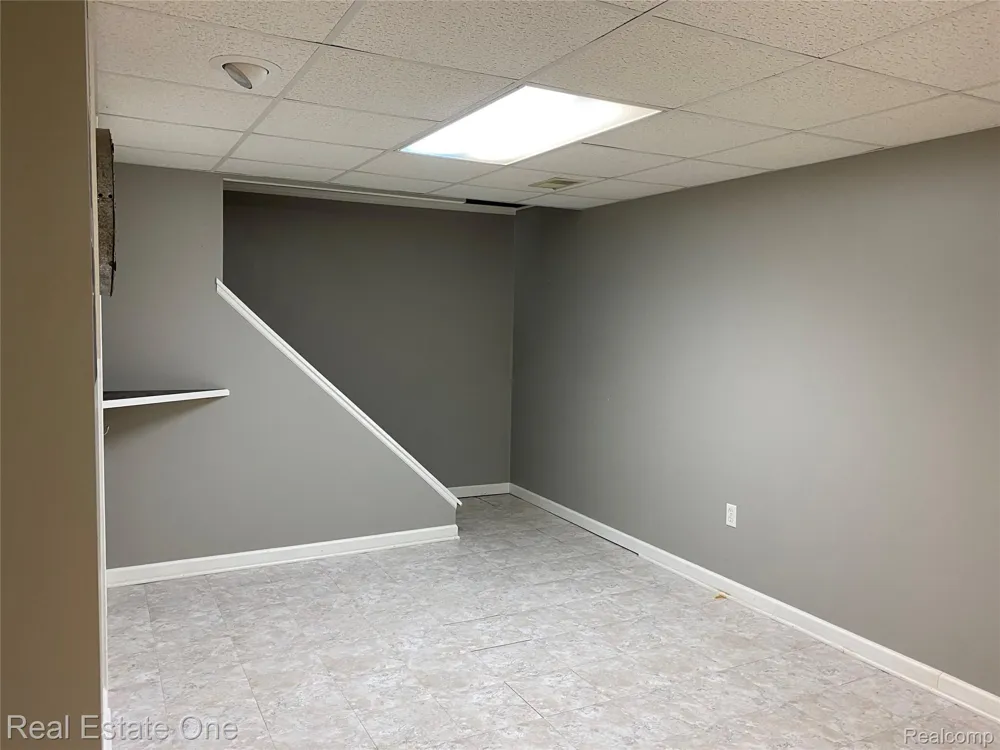 600 Sutten Drive Canton Charter Township, MI 48188