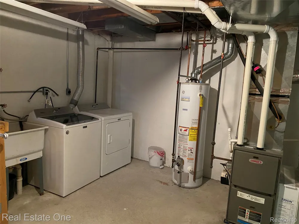 600 Sutten Drive Canton Charter Township, MI 48188
