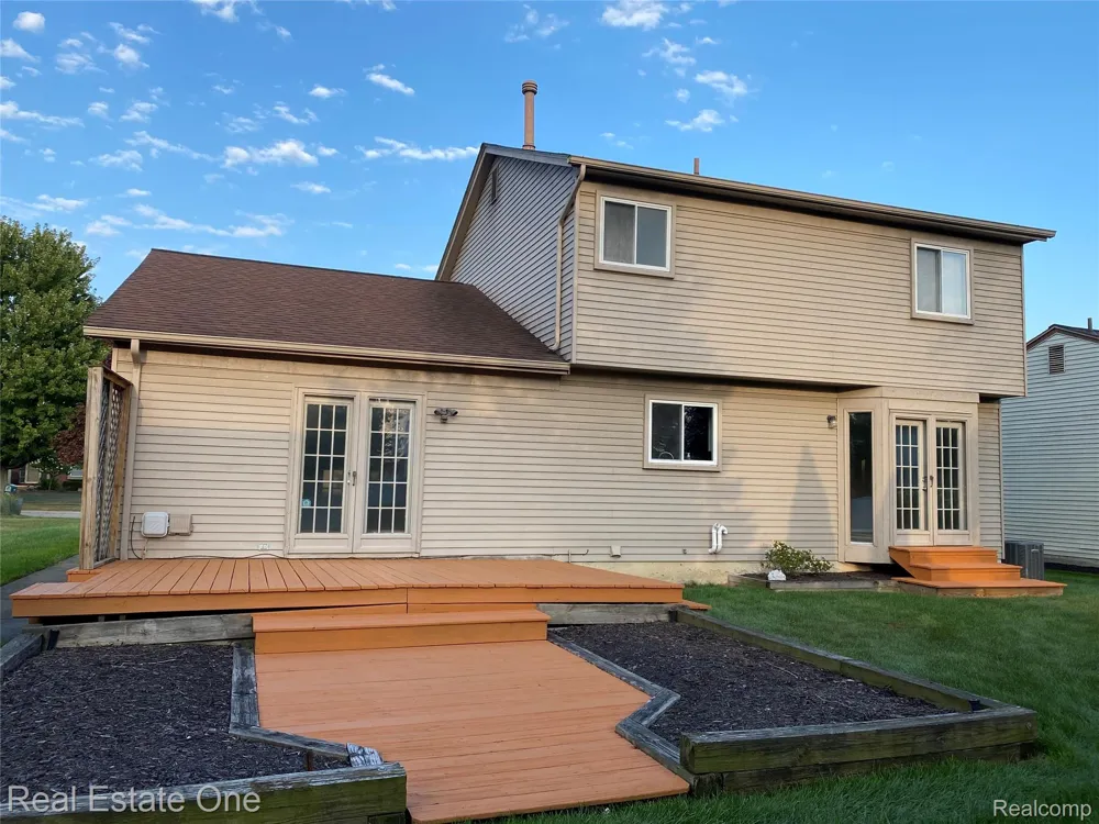 600 Sutten Drive Canton Charter Township, MI 48188