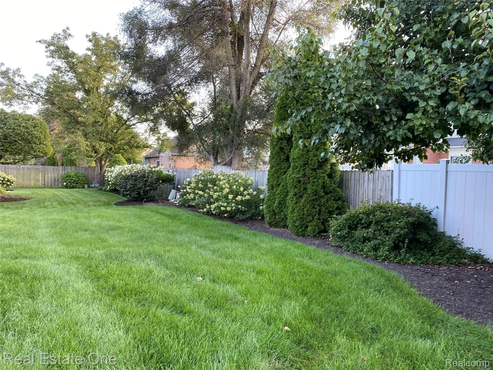 600 Sutten Drive Canton Charter Township, MI 48188