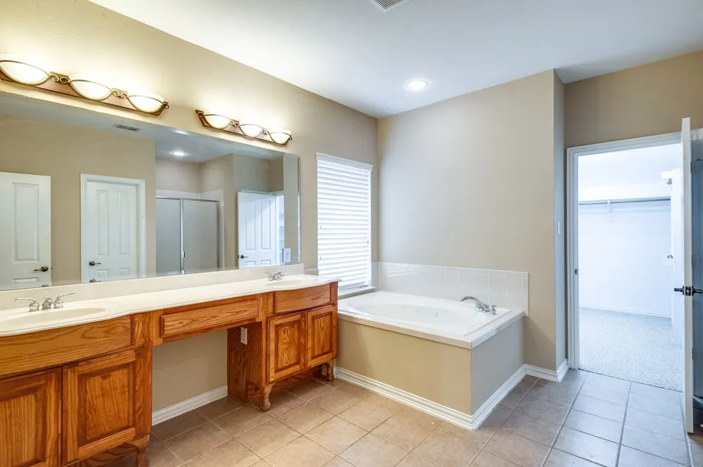 613 Caribou Way Euless, TX 76039