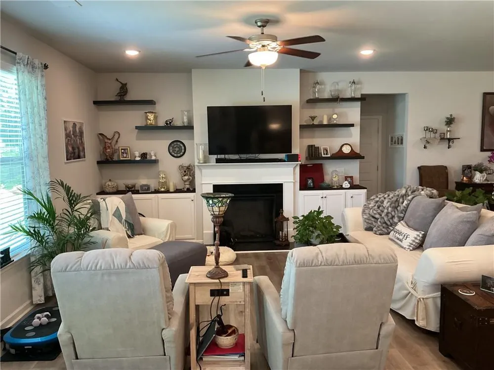 111 Mcginnis Circle Calhoun, GA 30701