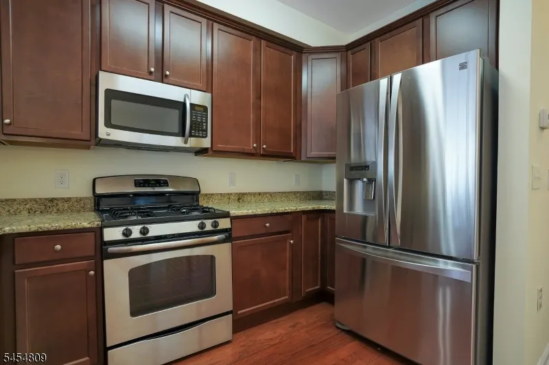 308 Rotando Way Morris Plains, NJ 07950