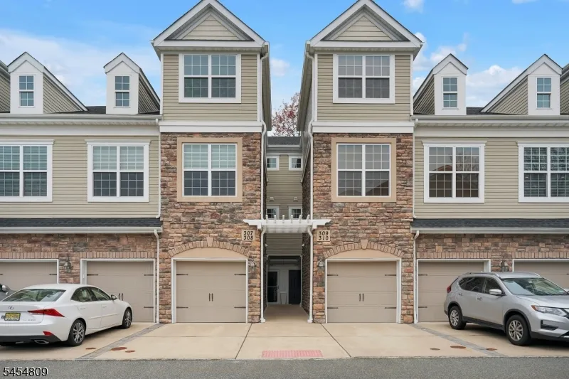 308 Rotando Way Morris Plains, NJ 07950