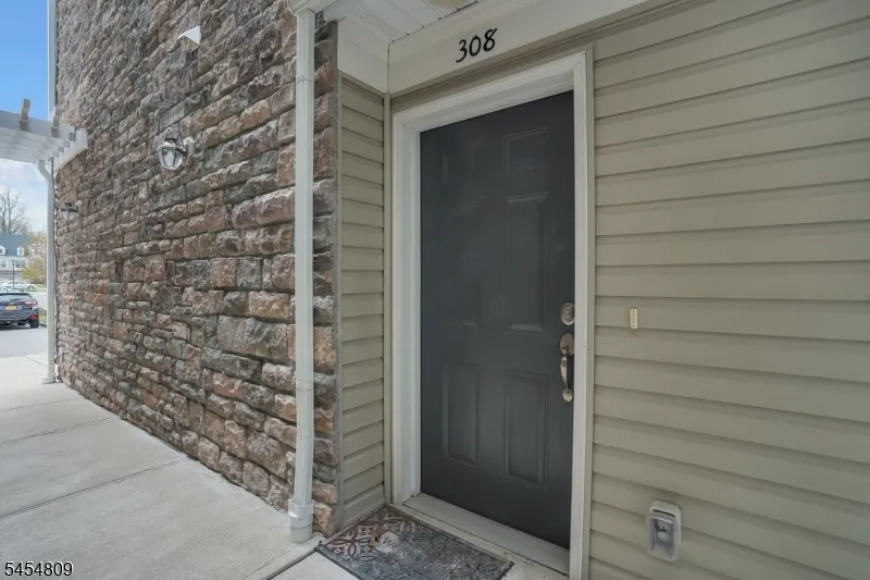 308 Rotando Way Morris Plains, NJ 07950