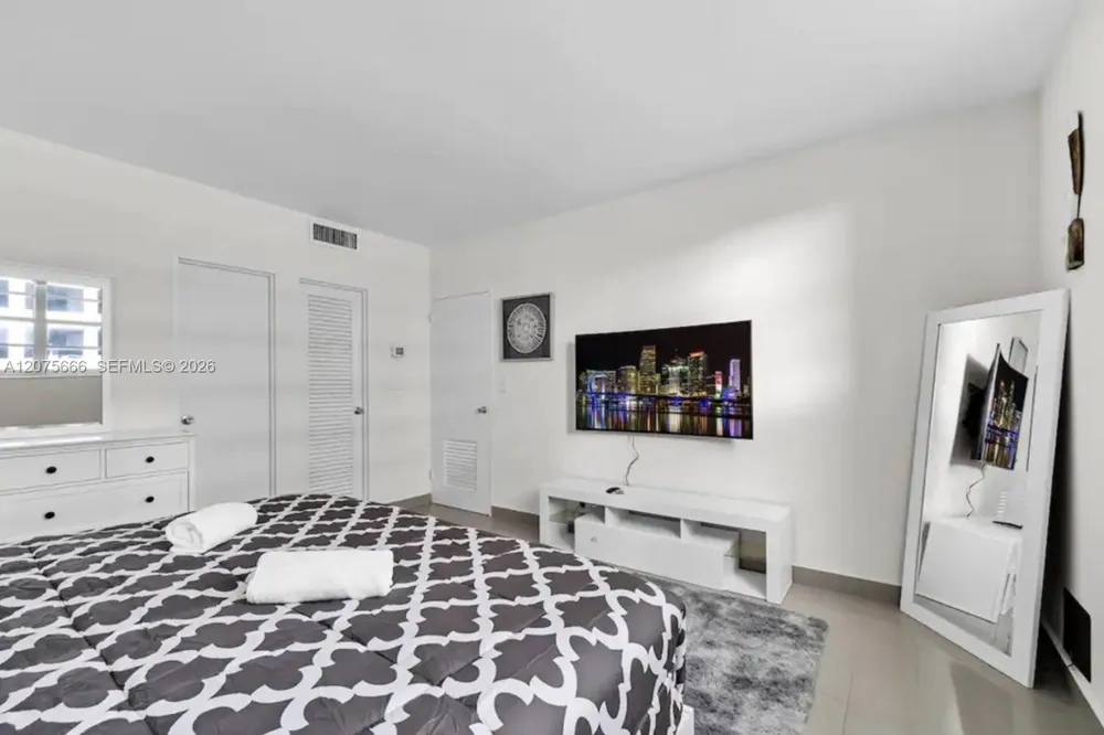 4001 S Ocean Dr #5J Hollywood, FL 33019