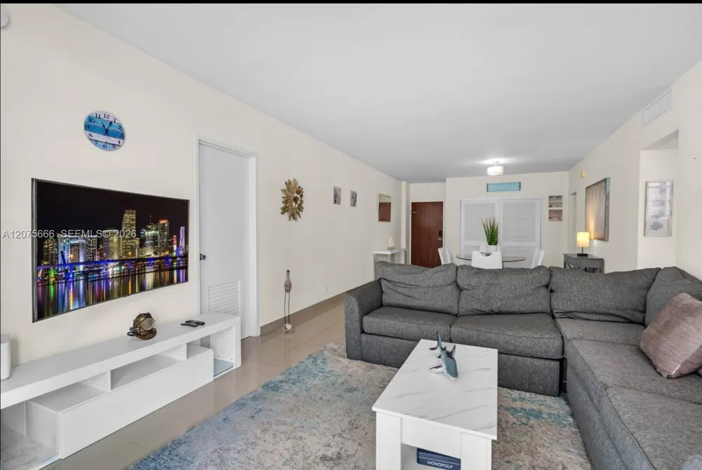 4001 S Ocean Dr #5J Hollywood, FL 33019