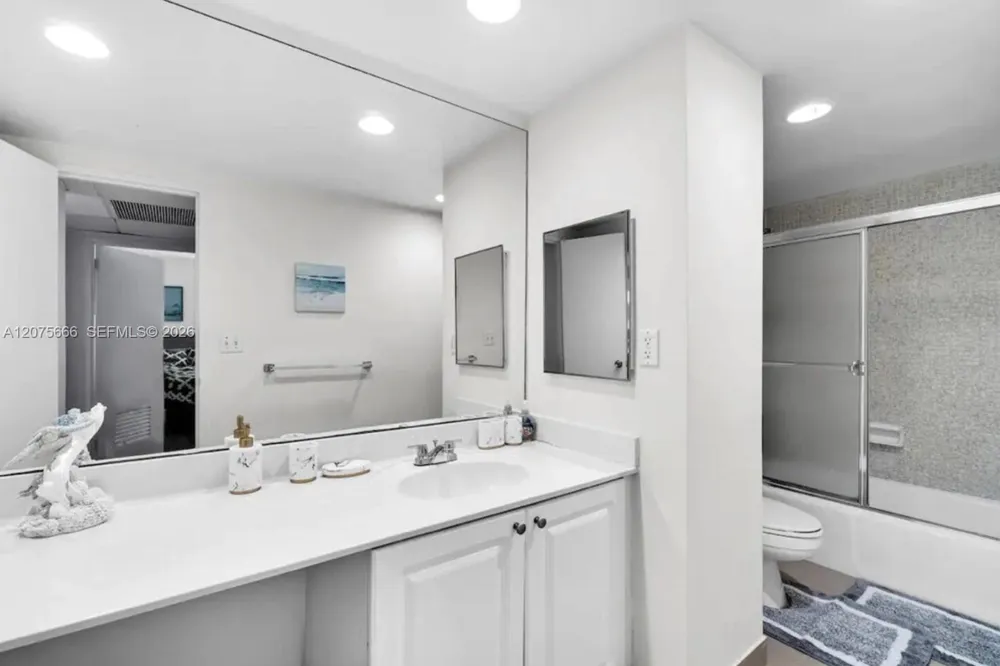 4001 S Ocean Dr #5J Hollywood, FL 33019