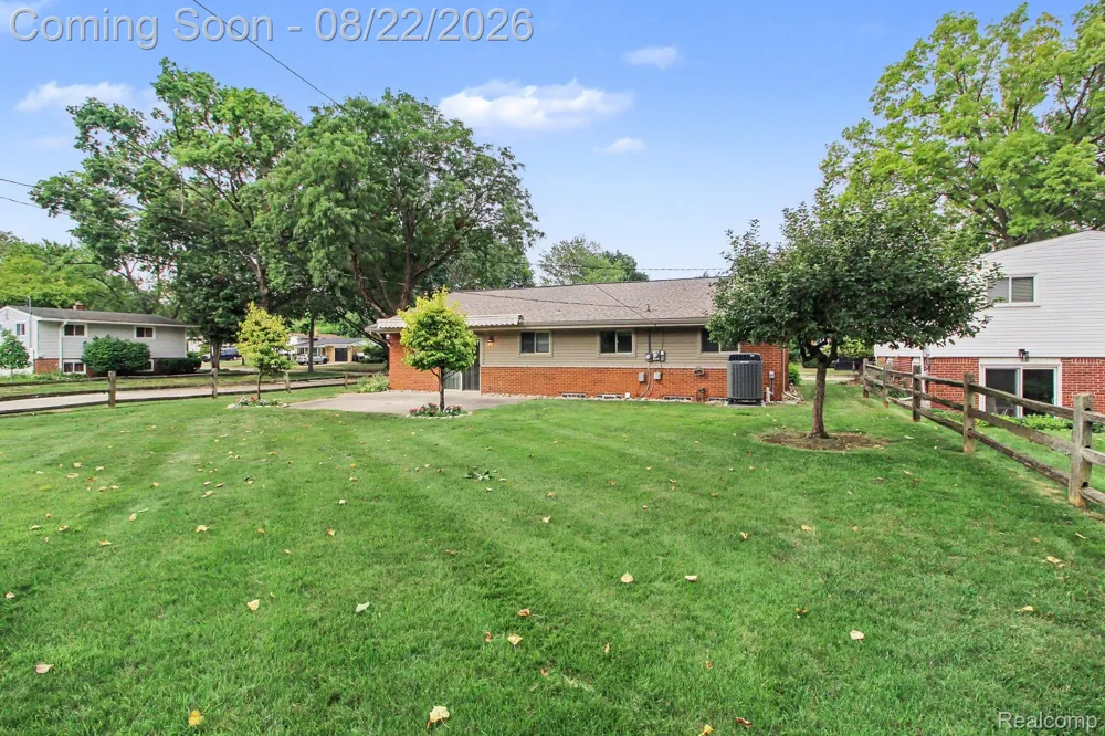 14712 Park Street Livonia City, MI 48154