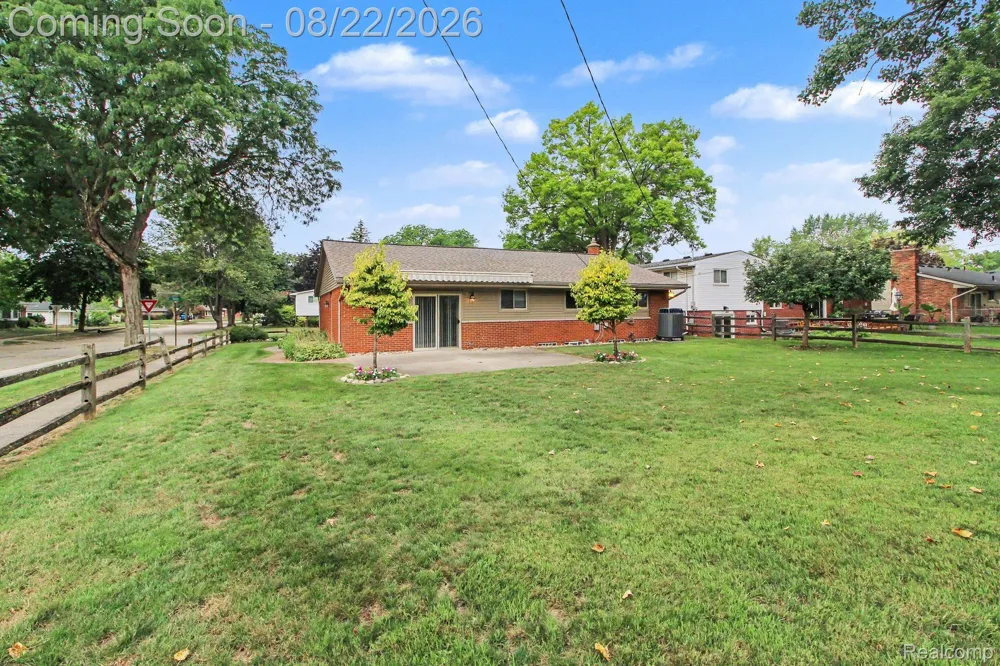 14712 Park Street Livonia City, MI 48154