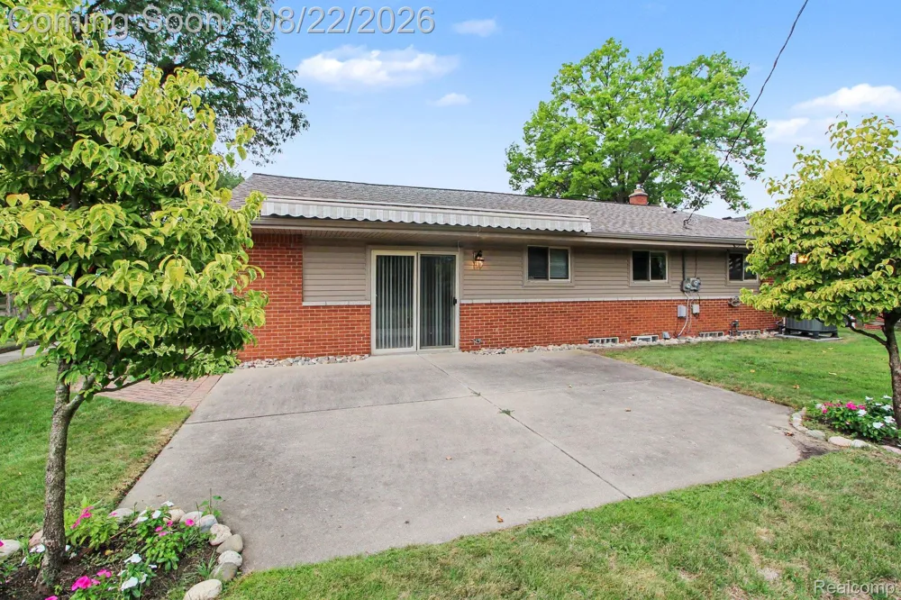 14712 Park Street Livonia City, MI 48154
