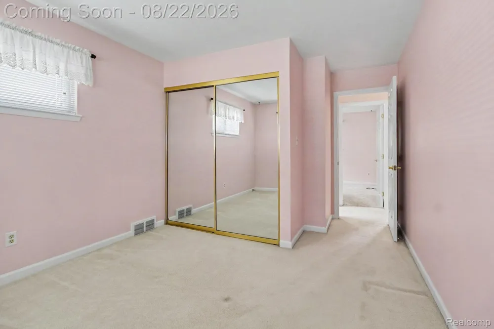 14712 Park Street Livonia City, MI 48154
