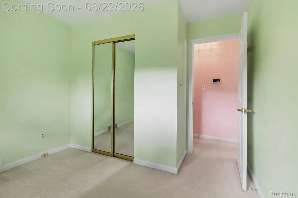 14712 Park Street Livonia City, MI 48154