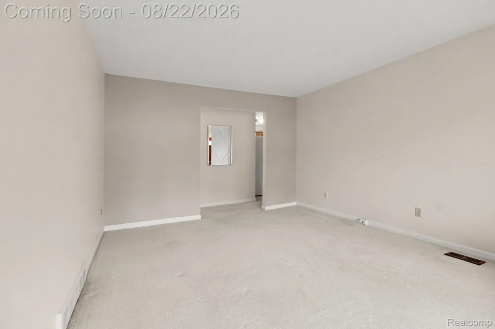 14712 Park Street Livonia City, MI 48154
