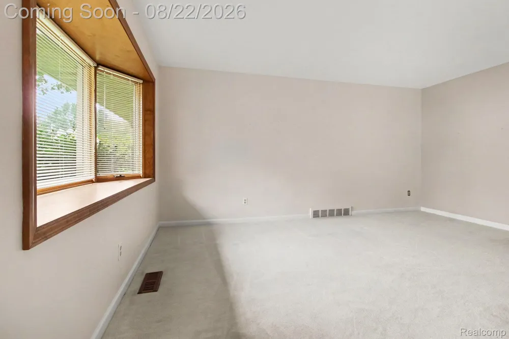 14712 Park Street Livonia City, MI 48154