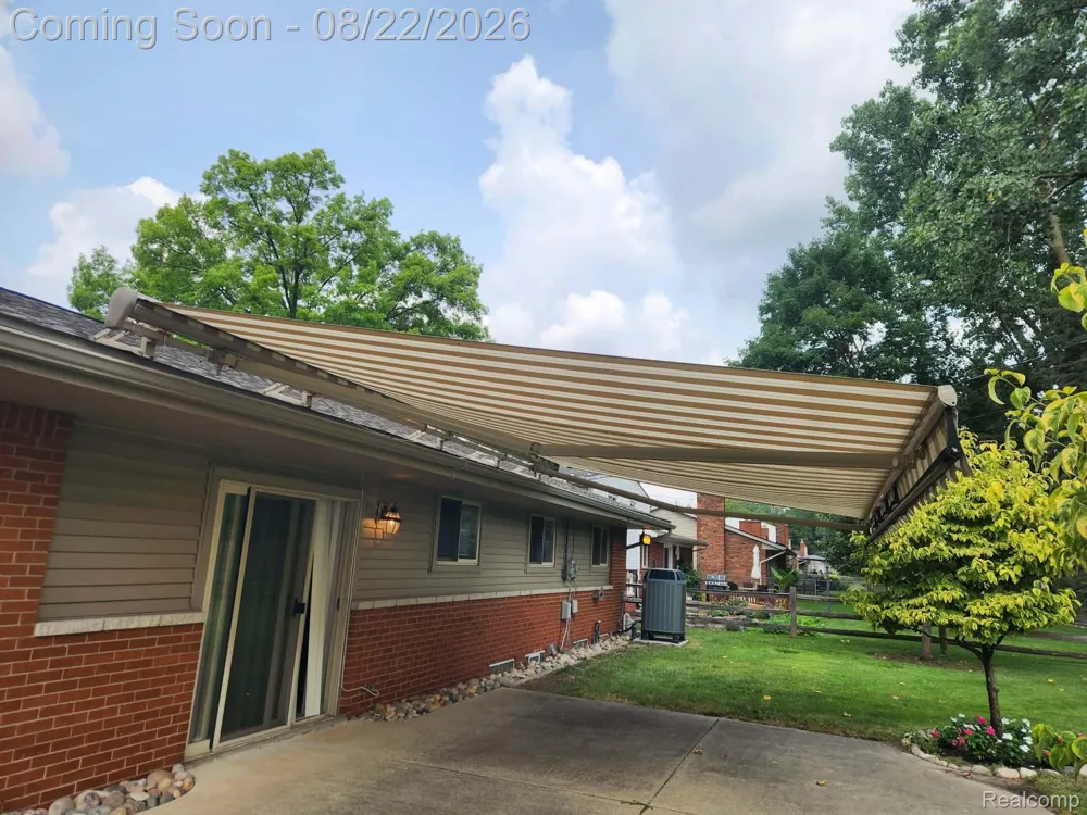 14712 Park Street Livonia City, MI 48154