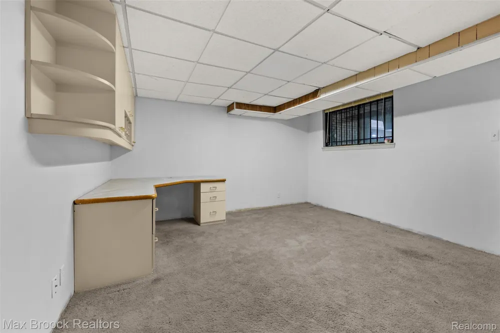 1131 Hillpointe Circle Bloomfield Charter Township, MI 48304