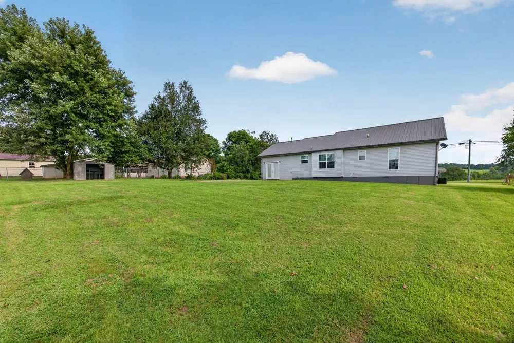 397 Charlie Hickey Rd Sparta, TN 38583