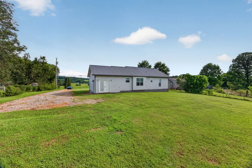397 Charlie Hickey Rd Sparta, TN 38583