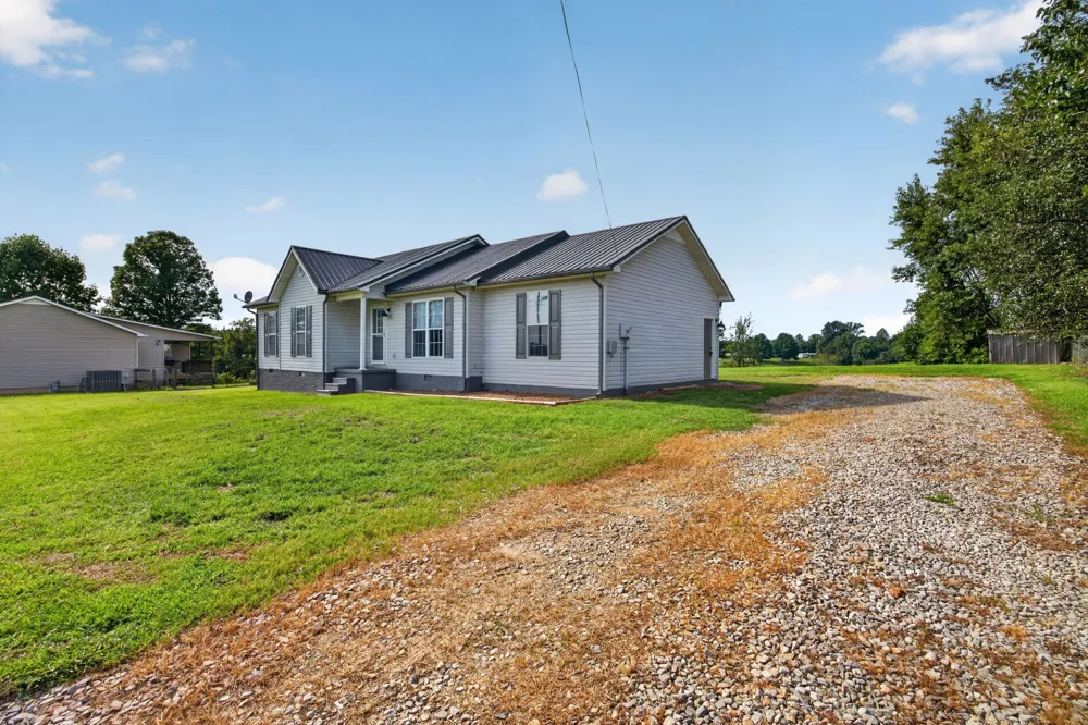 397 Charlie Hickey Rd Sparta, TN 38583