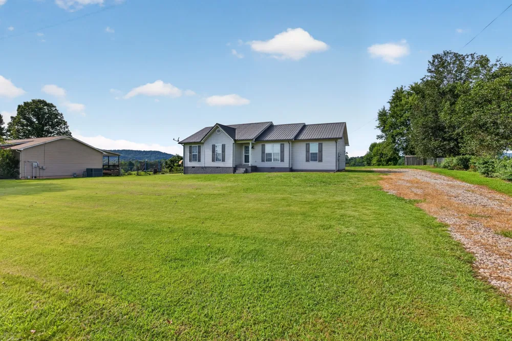 397 Charlie Hickey Rd Sparta, TN 38583