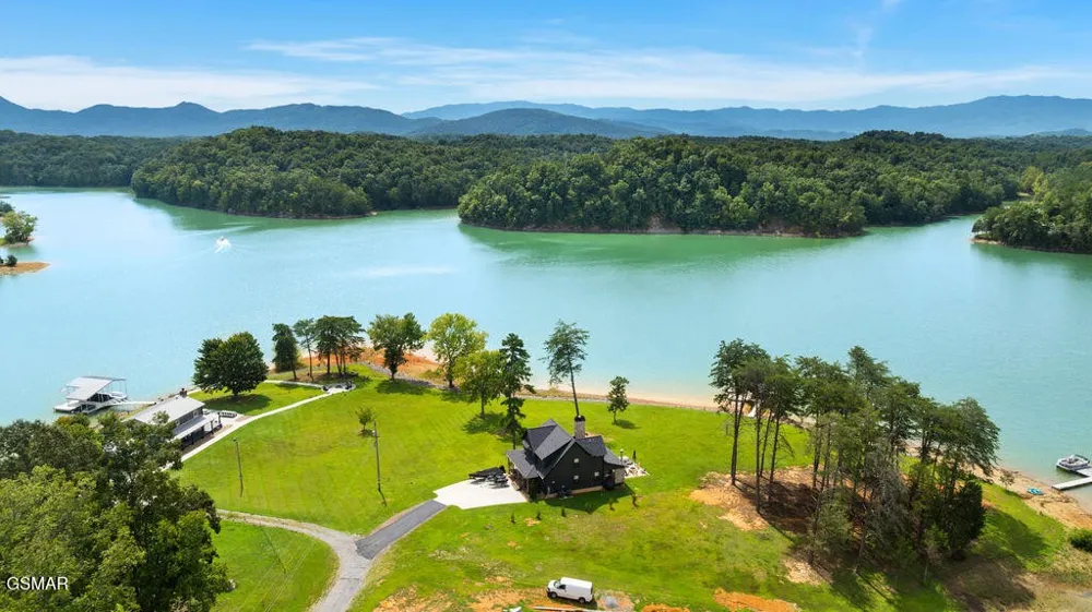 2240 Kimsey Way Sevierville, TN 37876