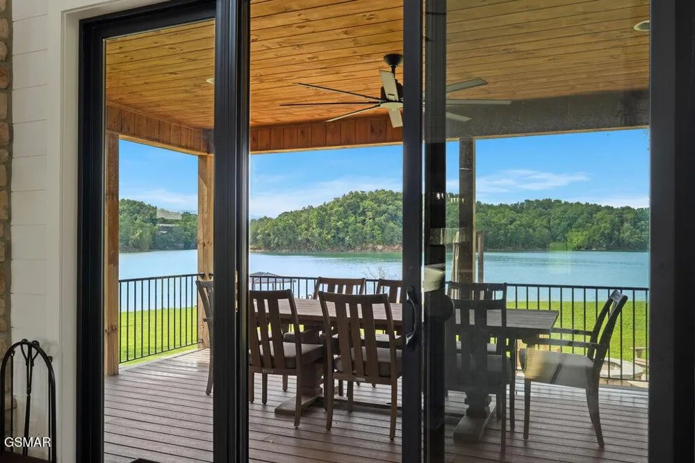 2240 Kimsey Way Sevierville, TN 37876