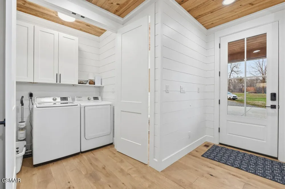 2240 Kimsey Way Sevierville, TN 37876