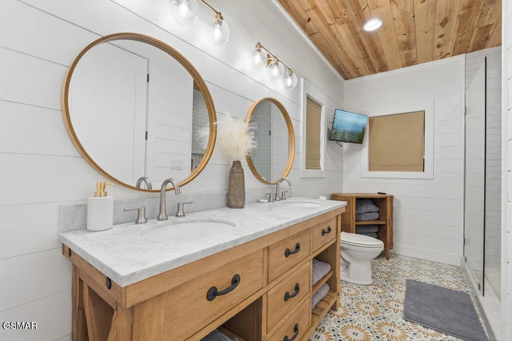 2240 Kimsey Way Sevierville, TN 37876